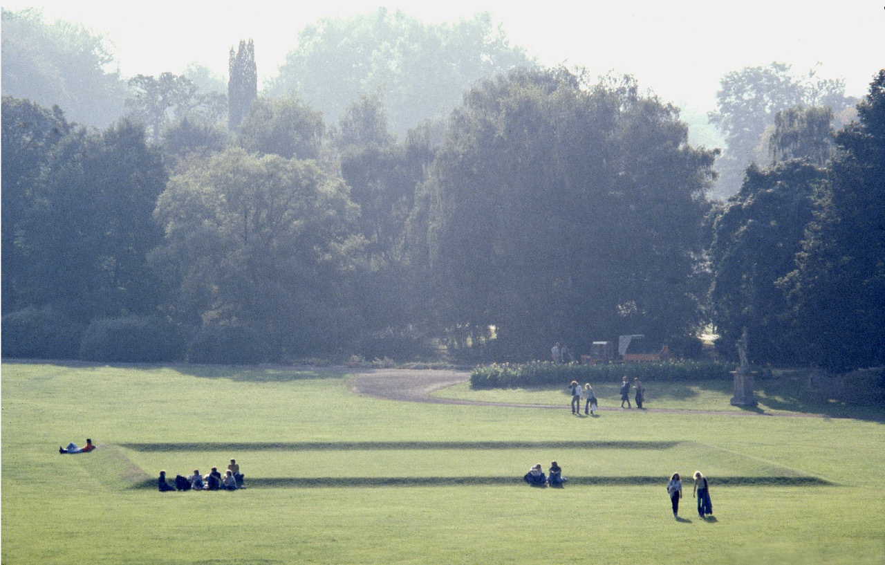 Floating Square, “Documenta 6”, Kassel, Germany, 1977, sod and earth, 15 inches x 110 feet square